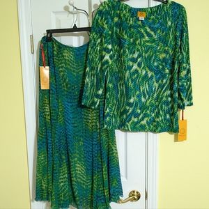 Ruby Rd. Top is sz xlg. Skirt is sz 14